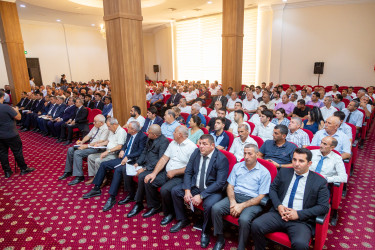 Salyanda “Pambıqçılıqda mövcud vəziyyət və məhsul yığımına hazırlıq, taxıl əkinin başlanması ilə bağlı problemlər və qarşıda duran vəzifələr” mövzusunda müşavirə keçirilib.