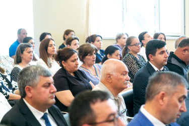 Rüstəm Xəlilov 20 Yanvar qəsəbə sakinlərinin  problemlərini dinlədi.