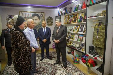 Salyan rayonunda şəhidlərin ailə üzvləri ziyarət olunur.