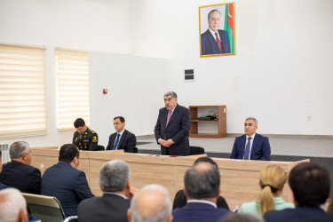 Rüstəm Xəlilov Şorsulu kənd sakinlərinin problemlərini dinləyib.