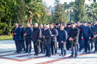 Salyanda Ümummilli Lider Heydər Əliyevin vəfatının 21-ci ildönümü dərin ehtiramla yad edilib.