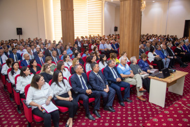 Azərbaycan Milli Elmlər Akademiyasının Tarix İnstitutu Akademiyanın müxbir üzvü, tarix elmləri doktoru, professor Əliövsət Nəcəfqulu oğlu Quliyevin anadan olmasının 100 illik yubileyi münasibəti ilə elmi-praktik konfrans keçirmişdir.