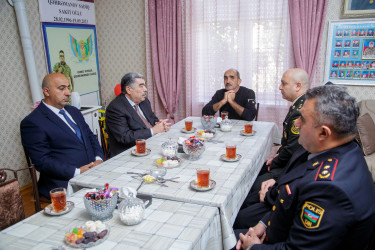 Salyan rayonunda şəhidlərin ailə üzvləri ziyarət olunur.