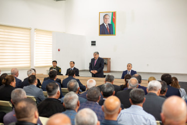 Rüstəm Xəlilov Şorsulu kənd sakinlərinin problemlərini dinləyib.
