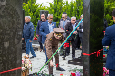 Aprel döyüşlərində qəhrəmancasına şəhid olmuş baş leytenant Rəşid Mehdiyevin anım günüdür.