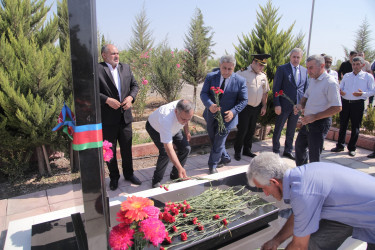 Aprel döyüşlərində qəhrəmancasına şəhid olmuş baş leytenant Rəşid Mehdiyevin doğum günü ilə əlaqədar məzarı ziyarət olunmuşdur.