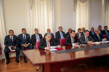 Rüstəm Xəlilov vətəndaşların müraciətlərini dinlədi.