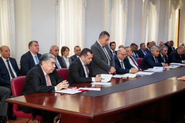 Rüstəm Xəlilov vətəndaşların müraciətlərini dinlədi.