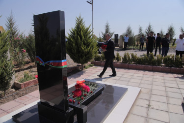 Aprel döyüşlərində qəhrəmancasına şəhid olmuş baş leytenant Rəşid Mehdiyevin doğum günü ilə əlaqədar məzarı ziyarət olunmuşdur.