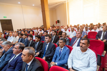 Salyanda “Pambıqçılıqda mövcud vəziyyət və məhsul yığımına hazırlıq, taxıl əkinin başlanması ilə bağlı problemlər və qarşıda duran vəzifələr” mövzusunda müşavirə keçirilib.