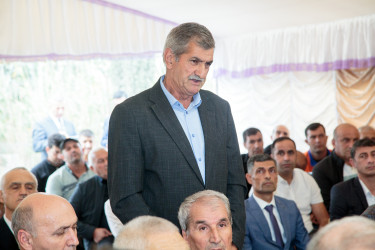 Salyan Rayon İcra Hakimiyyətinin başçısı Rüstəm Xəlilov İkinci Varlı kəndində qəbul keçirdi.