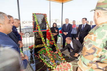 Vətən müharibəsində şəhid olmuş gizir Əmrah Firavan oğlu Həmidovun ildönümü münasibətilə məzarı ziyarət olunmuşdur.