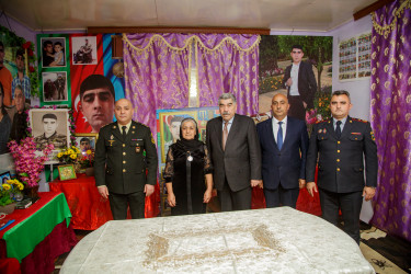 Salyan rayonunda şəhidlərin ailə üzvləri ziyarət olunur.