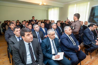 Rüstəm Xəlilov Peyk kənd sakinlərinin problemlərini dinləyib.