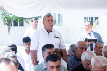 Rüstəm Xəlilov Kərimbəyli kəndinin sakinləri ilə görüşdü.