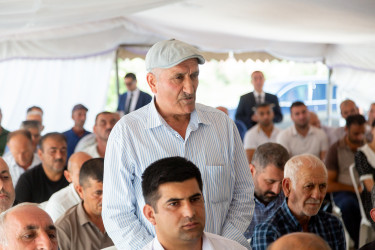 Rüstəm Xəlilov Seyidan kəndinin sakinləri ilə görüşdü.