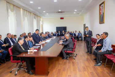 Salyan Rayon İcra Hakimiyyətinin başçısı Rüstəm Xəlilov  fərdi qəbulda sakinlərinin  müraciətlərini dinləyib.