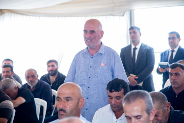 Rüstəm Xəlilov Dağüstü yaşayış sahəsində sakinlərlə görüş keçirib.