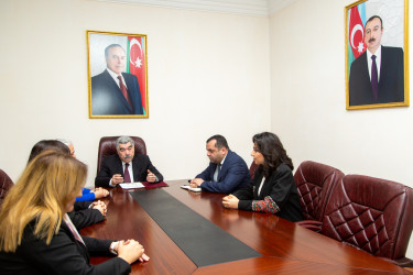 Salyan Rayon İcra Hakimiyyətində 5 Oktyabr – Beynəlxalq Müəllimlər Günü münasibətilə  təhsil işçiləri ilə görüş keçirilib.
