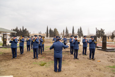 Birinci Qarabağ müharibəsində şəhid olmuş hərbi qulluqçu Tağıyev Elşən Qubad oğlu torpağa tapşırıldı.