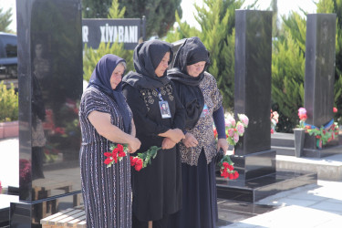 Aprel döyüşlərində qəhrəmancasına şəhid olmuş baş leytenant Rəşid Mehdiyevin doğum günü ilə əlaqədar məzarı ziyarət olunmuşdur.