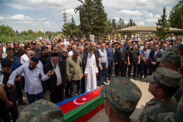 Birinci Qarabağ müharibəsində şəhid olmuş hərbi qulluqçu Yarıyev Qənbər Teymur oğlu torpağa tapşırıldı.