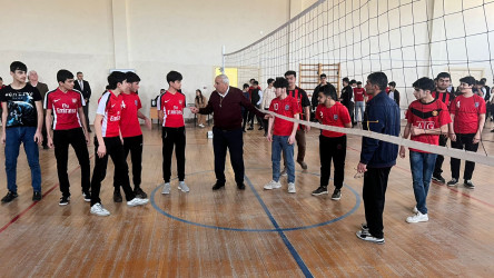 "Heydər Əliyev İli" nə həsr olunmuş voleybol idman növü üzrə şəhər məktəbləri arasında rayon turniri keçirilib.