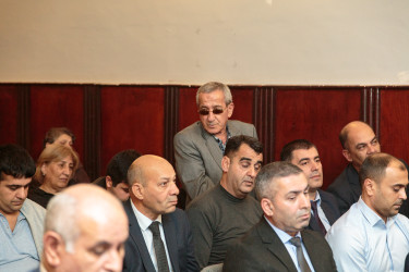 Rüstəm Xəlilov şəhər sakinləri ilə növbəti səyyar qəbulu Mədəniyyət Mərkəzində keçirib.