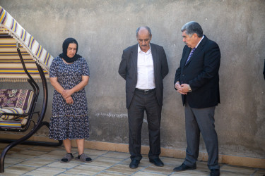 Salyan rayonunda “Anım günü” ərəfəsində RİH başçısı tərəfindən şəhid ailələrini ziyarət bugün də davam etdirilir.