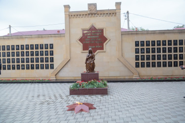 Salyan rayonunda “27 sentyabr - Anım Günü”nün beşinci ildönümü ilə əlaqədar Vətən övladlarının xatirəsi dərin ehtiramla anıldı.