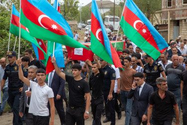 Birinci Qarabağ müharibəsində şəhid olmuş hərbi qulluqçu Yarıyev Qənbər Teymur oğlu torpağa tapşırıldı.