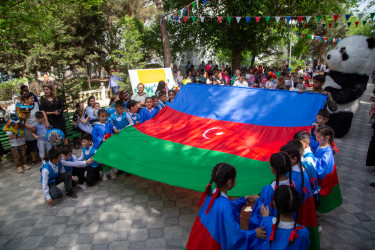 Salyan RİH təşkilatçılığı ilə Heydər Əliyev adına meydanda “1 iyun-Uşaqların Beynəlxalq Müdafiəsi Günü” münasibəti ilə tədbir keçirilmişdir.