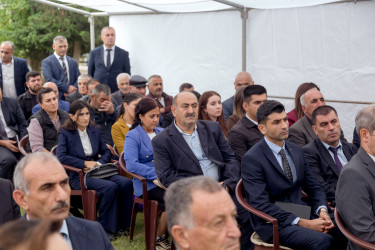 Salyanın İcra başçısı Rüstəm Xəlilov Qırx Çıraq qəsəbə   sakinlərinin problemlərini dinləyib.