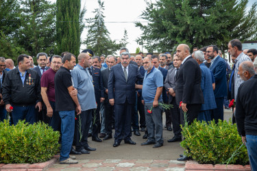 Antiterror əməliyyatı zamanı şəhid olan hərbi qulluqçuların məzarı ziyarət olunub.