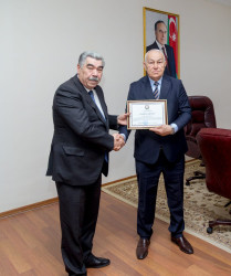 Salyan Rayon İcra Hakimiyyətində Rüstəm Məlikovun  70 illik yubileyi qeyd olunub.