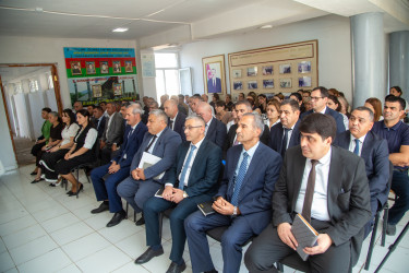 Salyanda sakinlərlə növbəti səyyar qəbul şəhər 4 saylı tam orta ümumtəhsil məktəbində keçirildi.