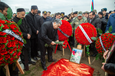 Birinci Qarabağ müharibəsində şəhid olmuş hərbi qulluqçu Tağıyev Elşən Qubad oğlu torpağa tapşırıldı.