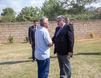 Salyan rayonunda “Anım günü” ərəfəsində RİH başçısı tərəfindən şəhid ailələrini ziyarət bugün də davam etdirilir.