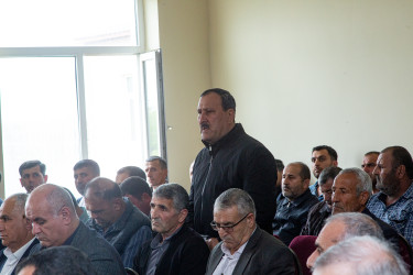 Salyan Rayon İcra Hakimiyyətinin başçısı Rüstəm Xəlilov növbəti səyyar qəbulunu Qardili kənd sakinləri ilə keçirib.