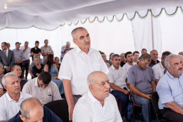 Çadırlı kəndində keçirilən səyyar qəbulda sakinlərin müraciətləri dinlənildi.