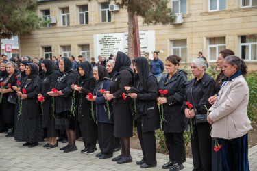 Salyan rayonunda “27 sentyabr - Anım Günü”nün beşinci ildönümü ilə əlaqədar Vətən övladlarının xatirəsi dərin ehtiramla anıldı.