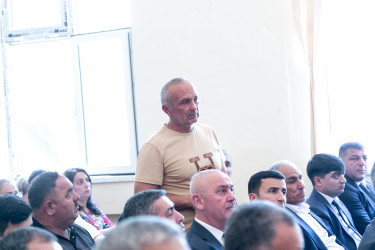 Rüstəm Xəlilov 20 Yanvar qəsəbə sakinlərinin  problemlərini dinlədi.