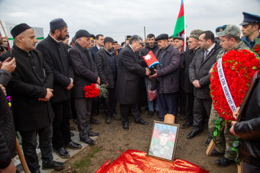 Birinci Qarabağ müharibəsində şəhid olmuş hərbi qulluqçu Tağıyev Elşən Qubad oğlu torpağa tapşırıldı.