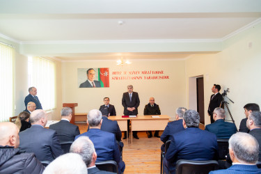 Rüstəm Xəlilov Peyk kənd sakinlərinin problemlərini dinləyib.