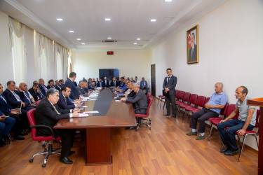 Salyan Rayon İcra Hakimiyyətinin başçısı Rüstəm Xəlilov  fərdi qəbulda sakinlərinin  müraciətlərini dinləyib.