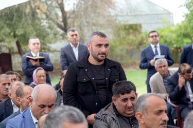 Salyanın İcra başçısı Rüstəm Xəlilov Qırx Çıraq qəsəbə   sakinlərinin problemlərini dinləyib.