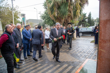 Azərbaycan Respublikasının görkəmli xalq şairi Xəlil Rza Ulutürkün doğum günü doğulduğu torpaqda-Salyan rayonunda qeyd olundu.