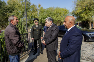 Salyan rayonunda şəhidlərin ailə üzvləri ziyarət olunur.