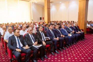 Salyanda “Pambıqçılıqda mövcud vəziyyət və məhsul yığımına hazırlıq, taxıl əkinin başlanması ilə bağlı problemlər və qarşıda duran vəzifələr” mövzusunda müşavirə keçirilib.