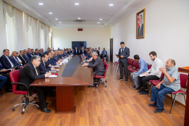 Salyan Rayon İcra Hakimiyyətinin başçısı Rüstəm Xəlilov  fərdi qəbulda sakinlərinin  müraciətlərini dinləyib.